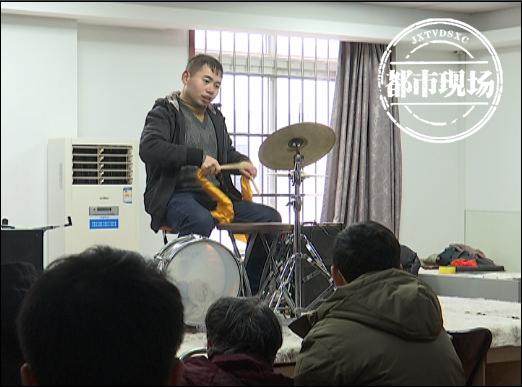 想学架子鼓的朋友圈说说，儿子学架子鼓发视频的说说？