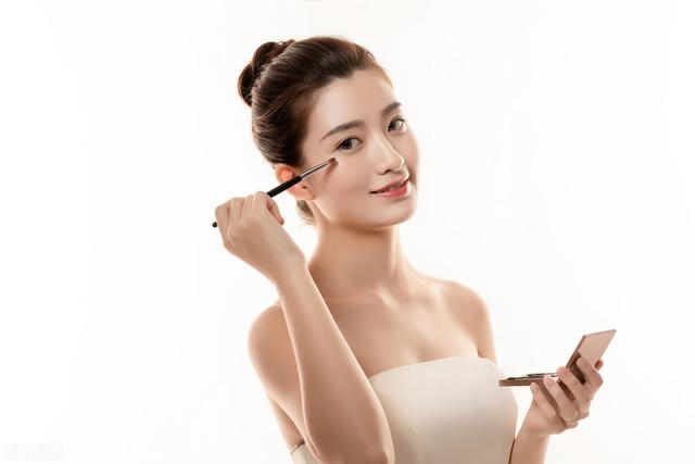精致女生的朋友圈文案，容易吸引女孩的朋友圈文案？