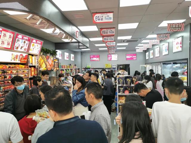 新手代购怎么找客源的（新手代购怎么找客源,人脉少微信代购怎么做）