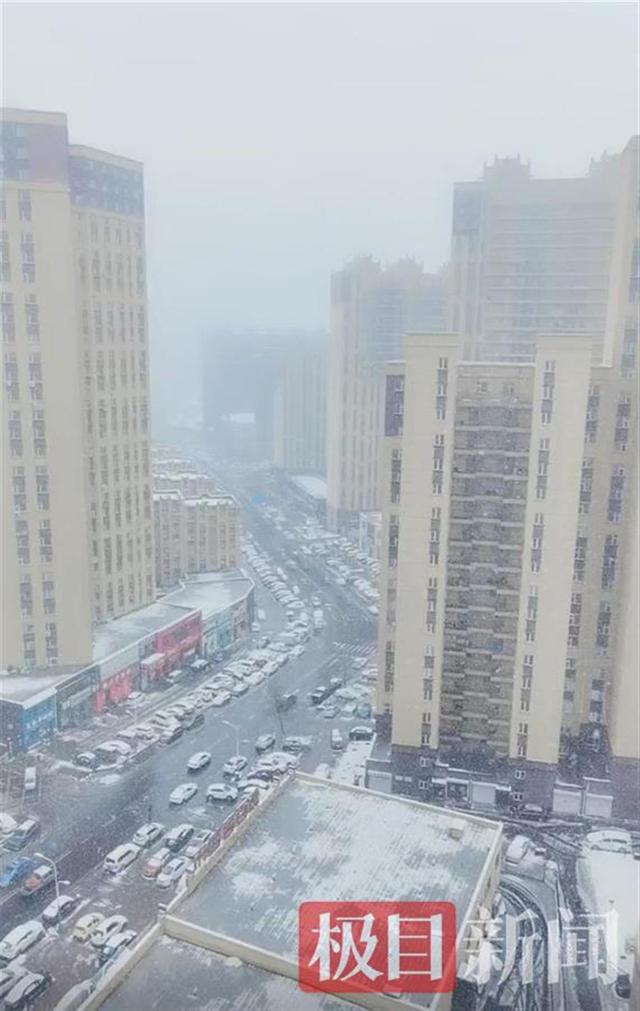 下雪视频素材无水印15秒，下雪视频高清无水印？