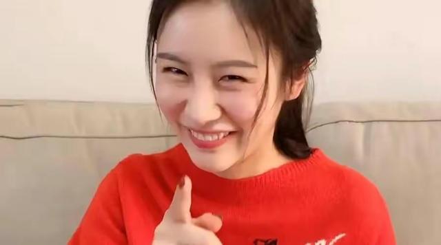 抖音视频怎么加搞笑视频，抖音添加搞笑视频？