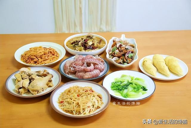 晚餐吃饭说说朋友圈简短，自己做晚饭的说说朋友圈？