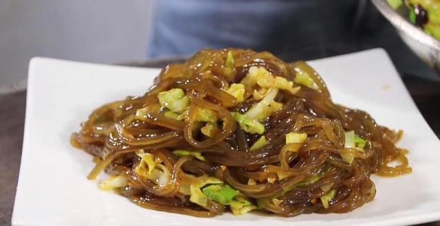 龙口粉丝炒包菜家常做法，包菜炒龙口粉丝的做法？
