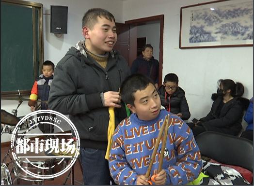 想学架子鼓的朋友圈说说，儿子学架子鼓发视频的说说？