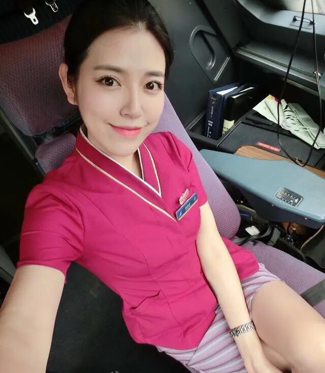 空姐发内衣朋友圈照片怎么说（空姐发内衣朋友圈照片的是哪位）