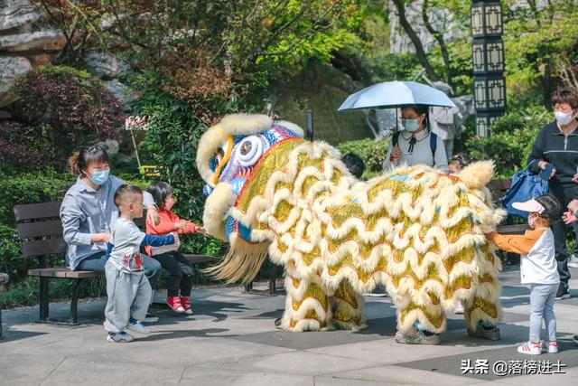 淹城春秋乐园游乐项目有哪些及图片，淹城春秋乐园游乐项目的图片？