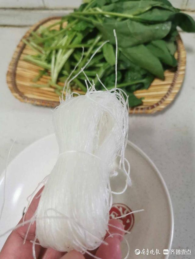 红根菠菜拌粉丝的做法，红根菠菜拌粉丝的做法窍门？