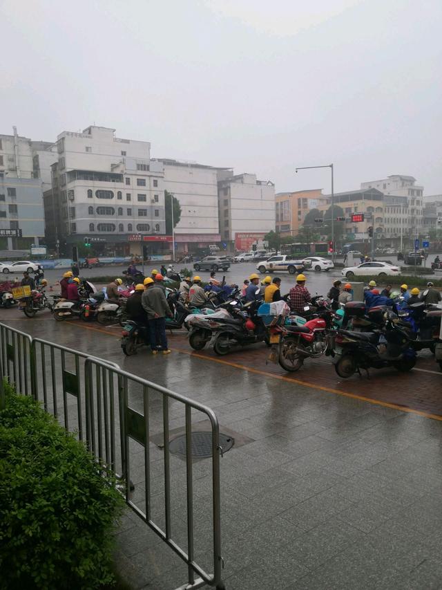 北京干房产销售挣钱吗，在北京干房地产销售怎么样？