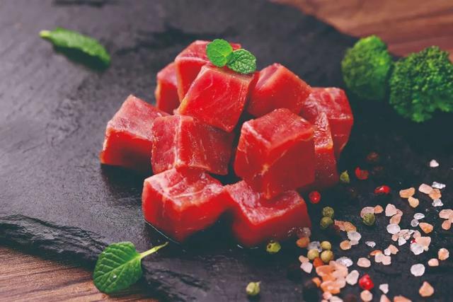 适合餐饮人发的朋友圈文案简短，适合餐饮人发的朋友圈文案搞笑？