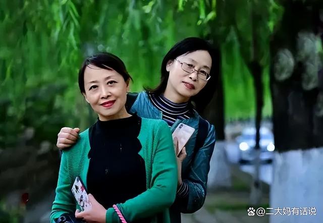 女生做什么行业稳定，女人做什么行业好挣钱？