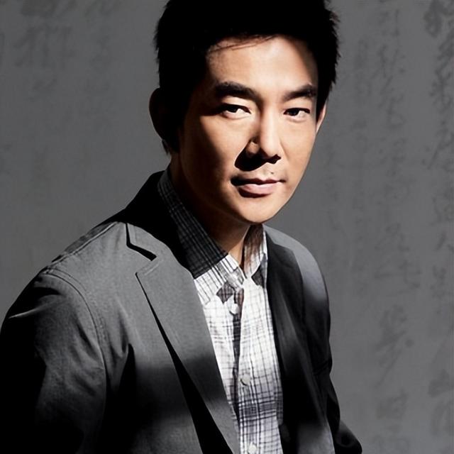 抖音上回忆照片的那个音乐，抖音背景英语音乐？