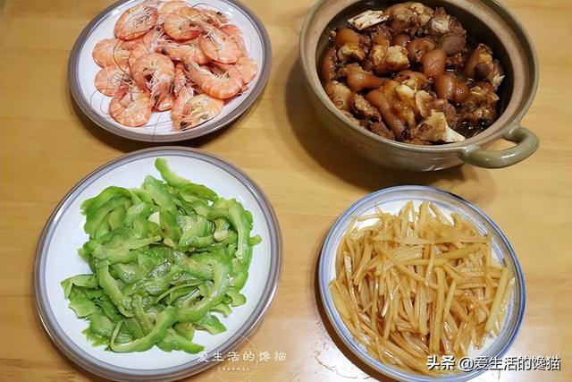 晚餐吃饭说说朋友圈简短，自己做晚饭的说说朋友圈？