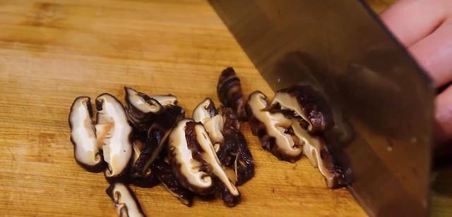 龙口粉丝炒包菜家常做法，包菜炒龙口粉丝的做法？