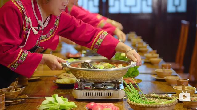 适合朋友圈配美食的文案，适合朋友圈配美食的文案短句？
