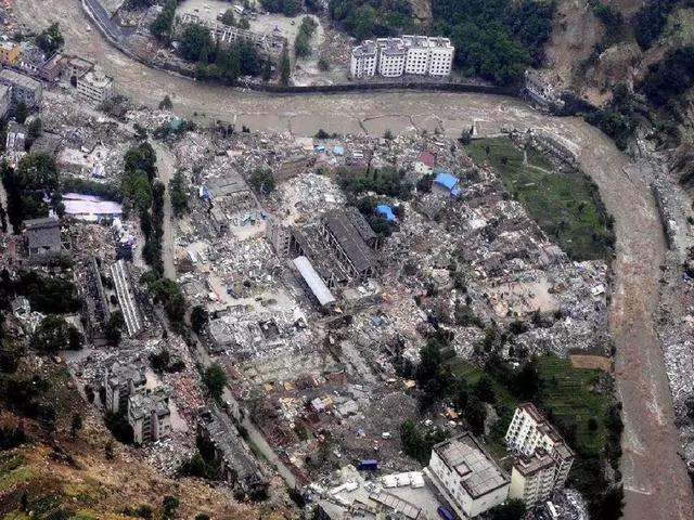 外媒看汶川地震十年_重生后的新生活，外媒看汶川地震视频？