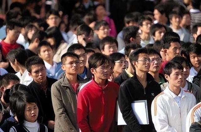 没学历学什么技术最赚钱男生，没学历学什么技术最赚钱男生女生？