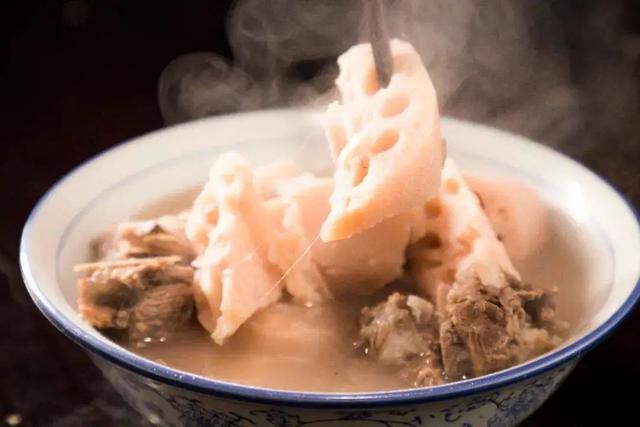 适合餐饮人发的朋友圈文案简短，适合餐饮人发的朋友圈文案搞笑？