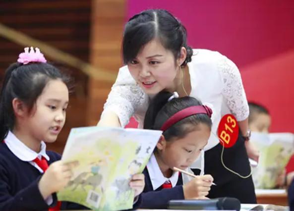 幼儿园在编教师可以有副业吗（在编教师可以有副业吗比如开饭店）