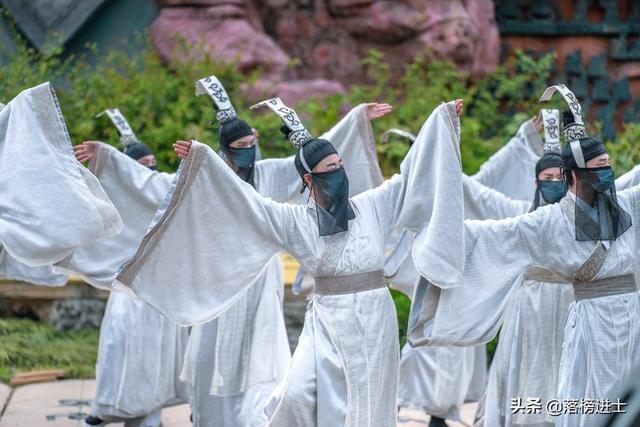 淹城春秋乐园游乐项目有哪些及图片，淹城春秋乐园游乐项目的图片？