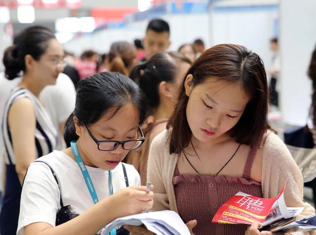 现在学什么专业最赚钱，现在学什么专业最赚钱女生？