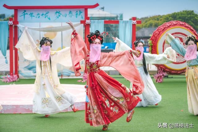 淹城春秋乐园游乐项目有哪些及图片，淹城春秋乐园游乐项目的图片？