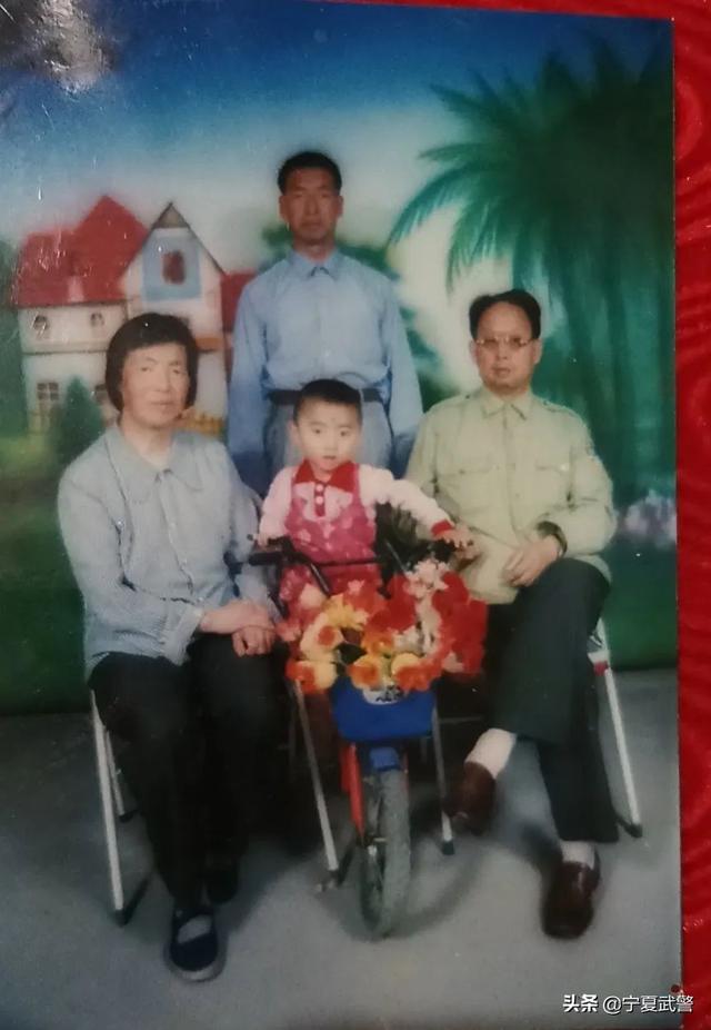 为什么说当兵武警是最不好，武警好还是当兵好？