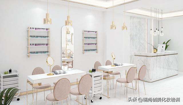 做美甲赚钱吗，做美甲赚钱吗去美甲店、去美甲店做I人一天变少工资？