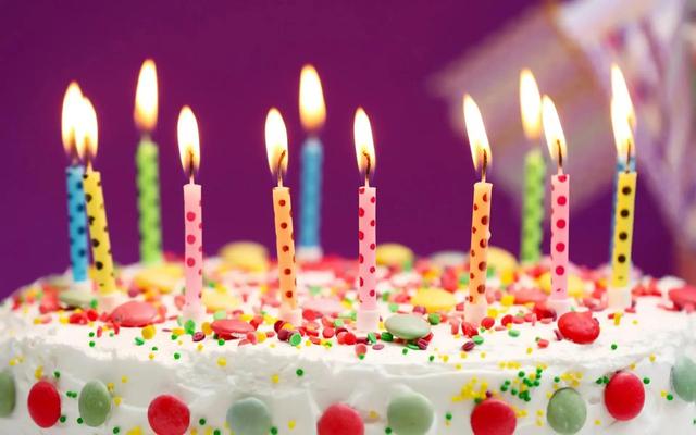 过生日发朋友圈感恩父母的句子，朋友圈里发自己生日感恩父母的句子？