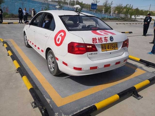 自动挡科目二考试内容顺序（自动挡科目二考试内容及流程）