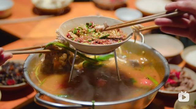 适合朋友圈配美食的文案，适合朋友圈配美食的文案短句？