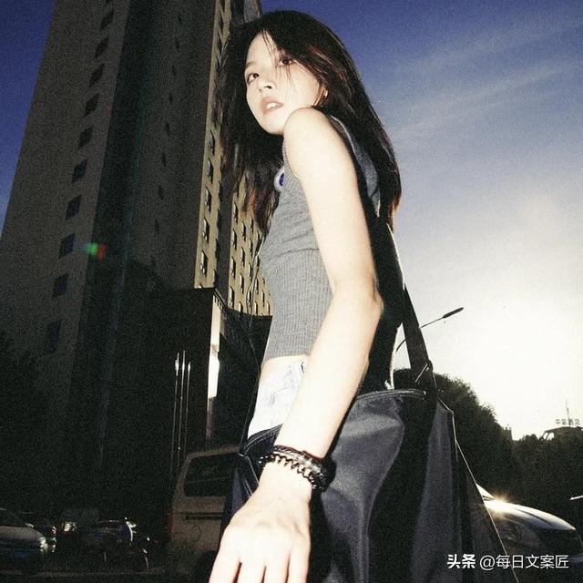 发个夜景朋友圈句子，朋友圈夜景文案？