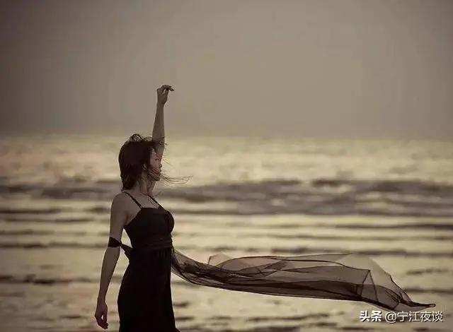 毕业啦发朋友圈句子，毕业快乐朋友祝福语？