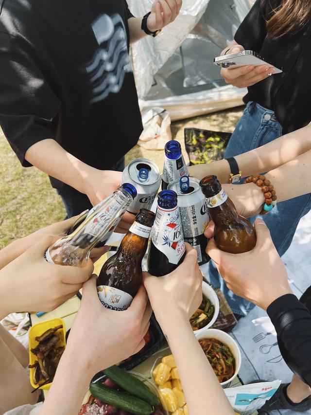 朋友见面的朋友圈文案，友情见证的圈文案？
