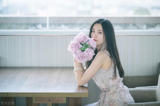 评论美女的朋友圈怎么评论，美女朋友圈评论技巧？