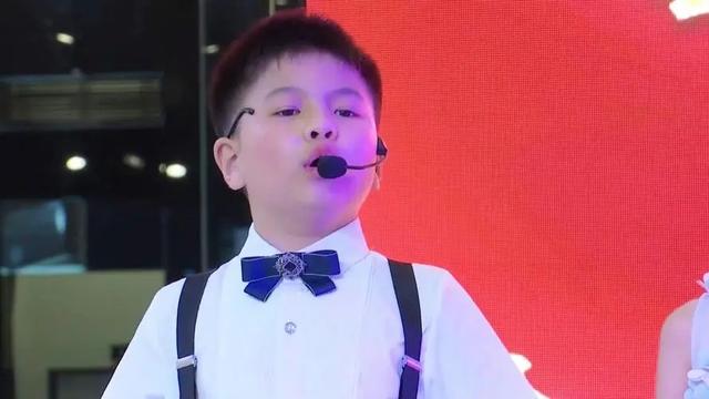 抖音最火歌曲像个孩子歌词，慢慢长大歌曲抖音最火？